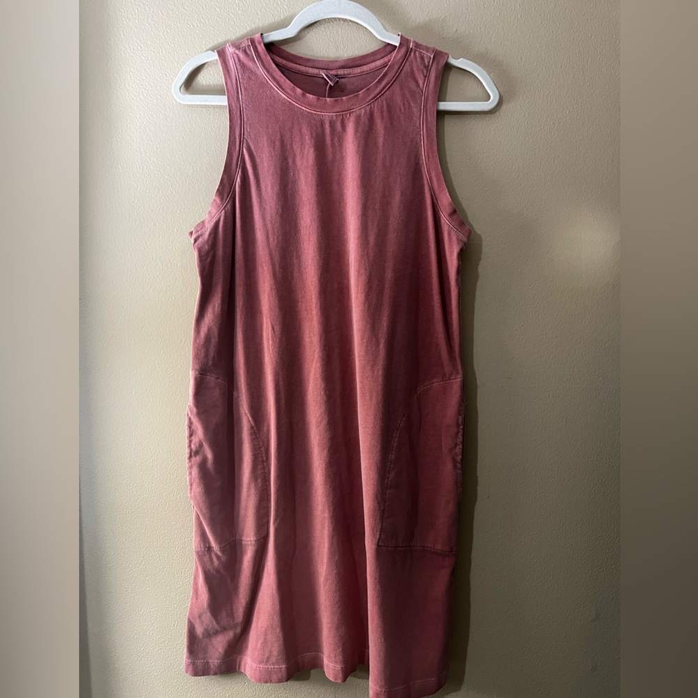Old Navy Sleeveless Pocket Shift Dress in Dusty Rose